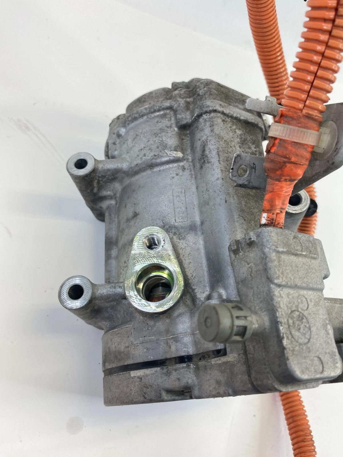 18-20 FORD FUSION HYBRID ELECTRIC AC AIR CONDITIONING COMPRESSOR DG9H-19D623-AD