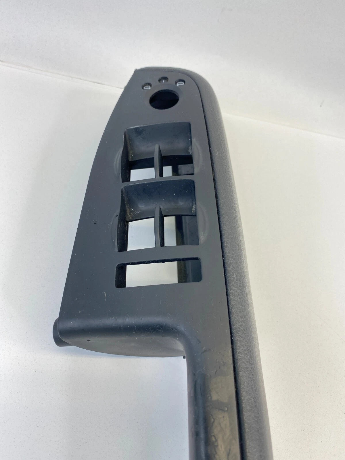 02-08 AUDI A4 A4 QUATTRO LEFT DRIVER WINDOW SWITCH BEZEL ARMREST PULL HANDLE OEM