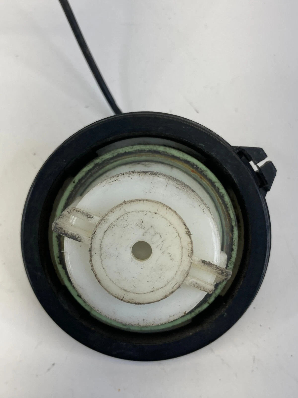 1998-2008 PONTIAC GRAND PRIX FUEL FILLER GAS TANK CAP STRAP LOCK RR OEM FACTORY