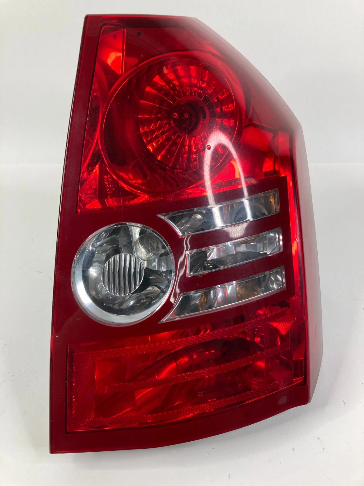 08-10 CHRYSLER 300 PASSENGER RIGHT REAR TAIL LIGHT LAMP BRAKE REVERSE LENS OEM