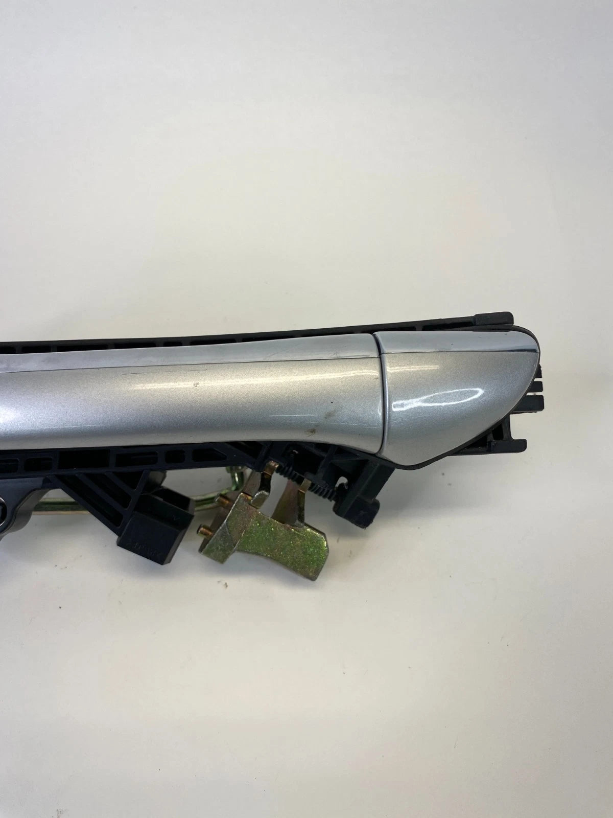 2000-2006 MERCEDES-BENZ S430 REAR LEFT SIDE EXTERIOR DOOR HANDLE ASSEMBLY OEM