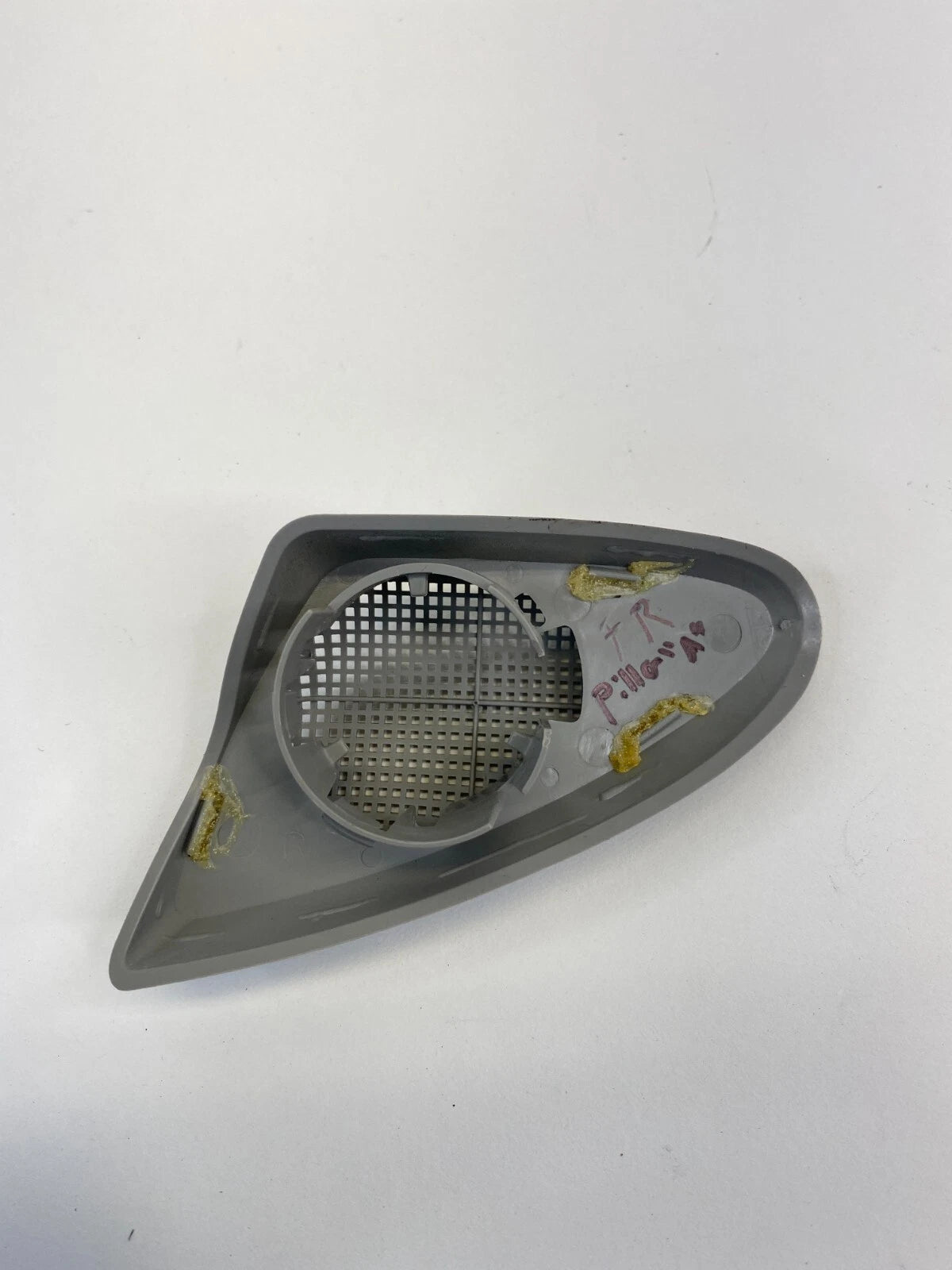 2004-2006 CADILLAC SRX RH RIGHT PASSENGER A PILLAR TWEETER COVER OEM 15214041