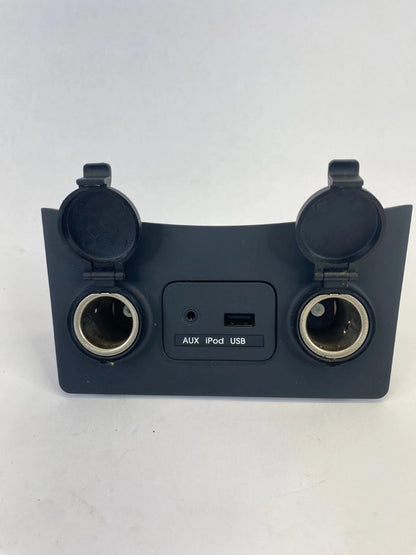 2010-2013 KIA FORTE CONSOLE POWER AUX USB IPOD MEDIA PORT ASSY 84620-1M090 OEM