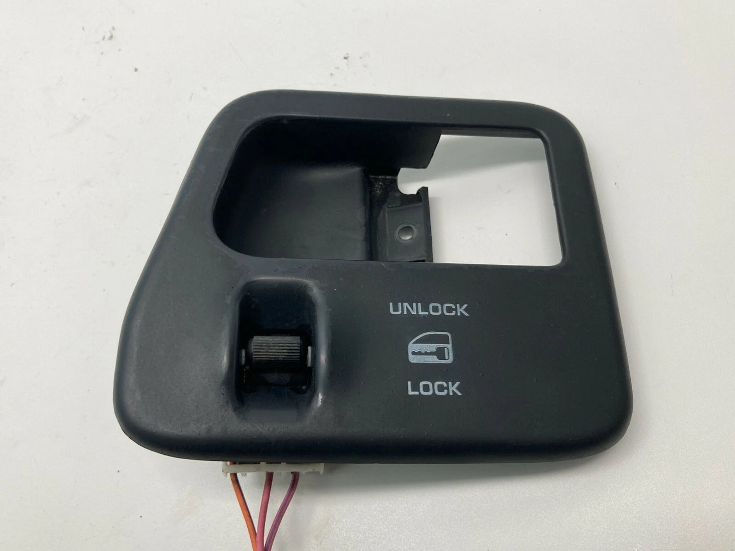 1992-1995 DODGE CARAVAN FRONT RIGHT SIDE DOOR HANDLE BEZEL W/ LOCK SWITCH OEM