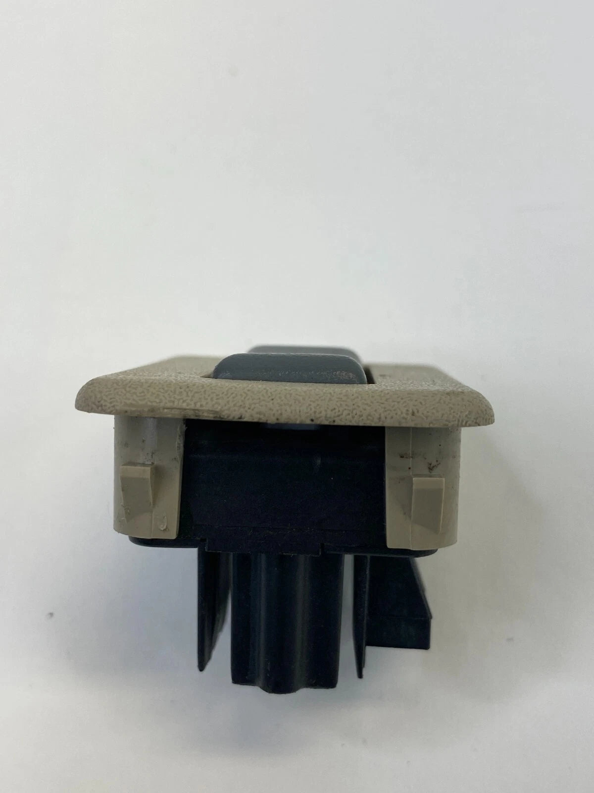 1999 2000 CADILLAC ESCALADE REAR LEFT SIDE DOOR POWER WINDOW SWITCH 15033680 OEM