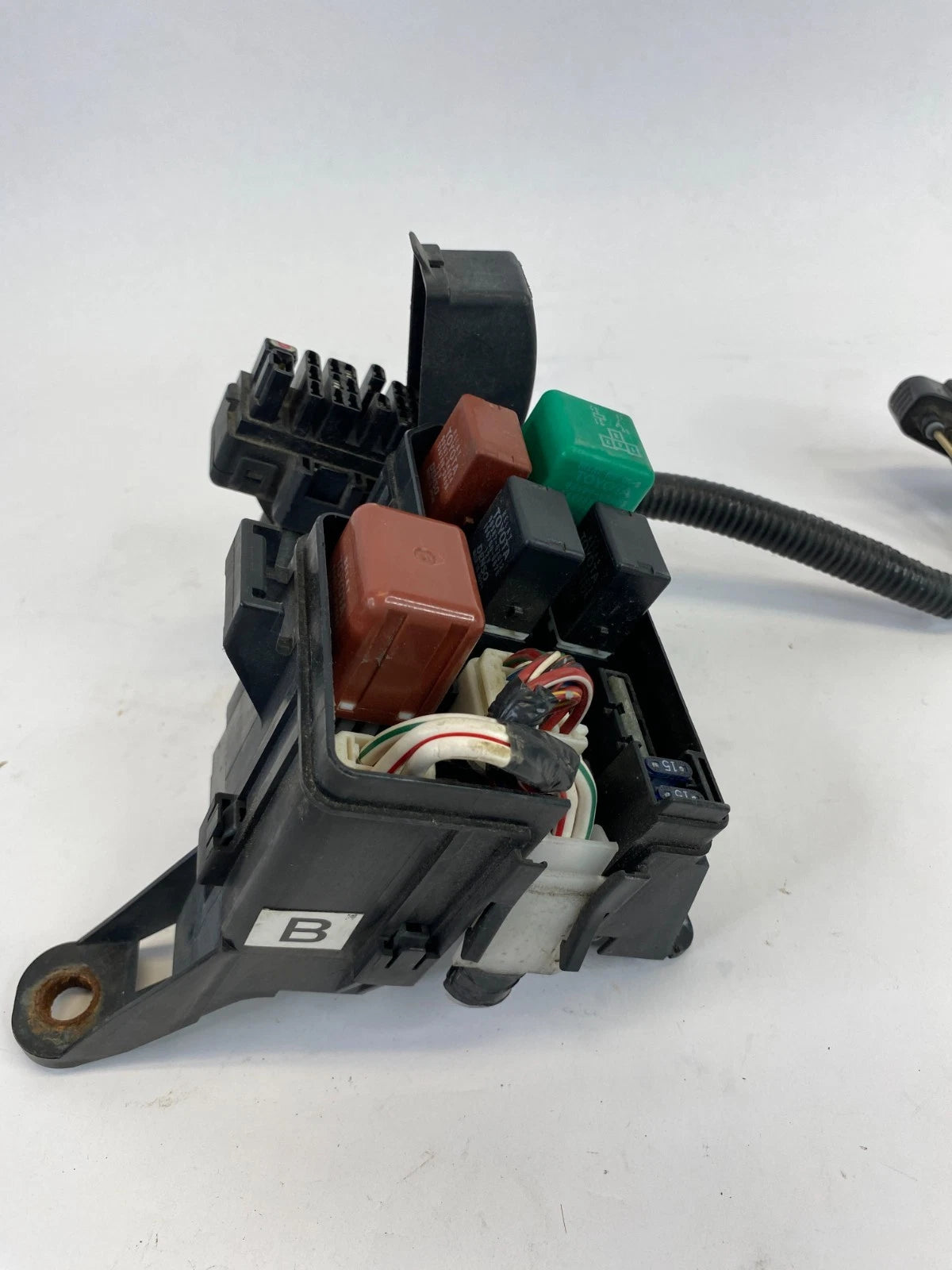 2001-2005 LEXUS GS300 3.0L A/T ENGINE FUSE BOX RELAY JUNCTION BLOCK OEM