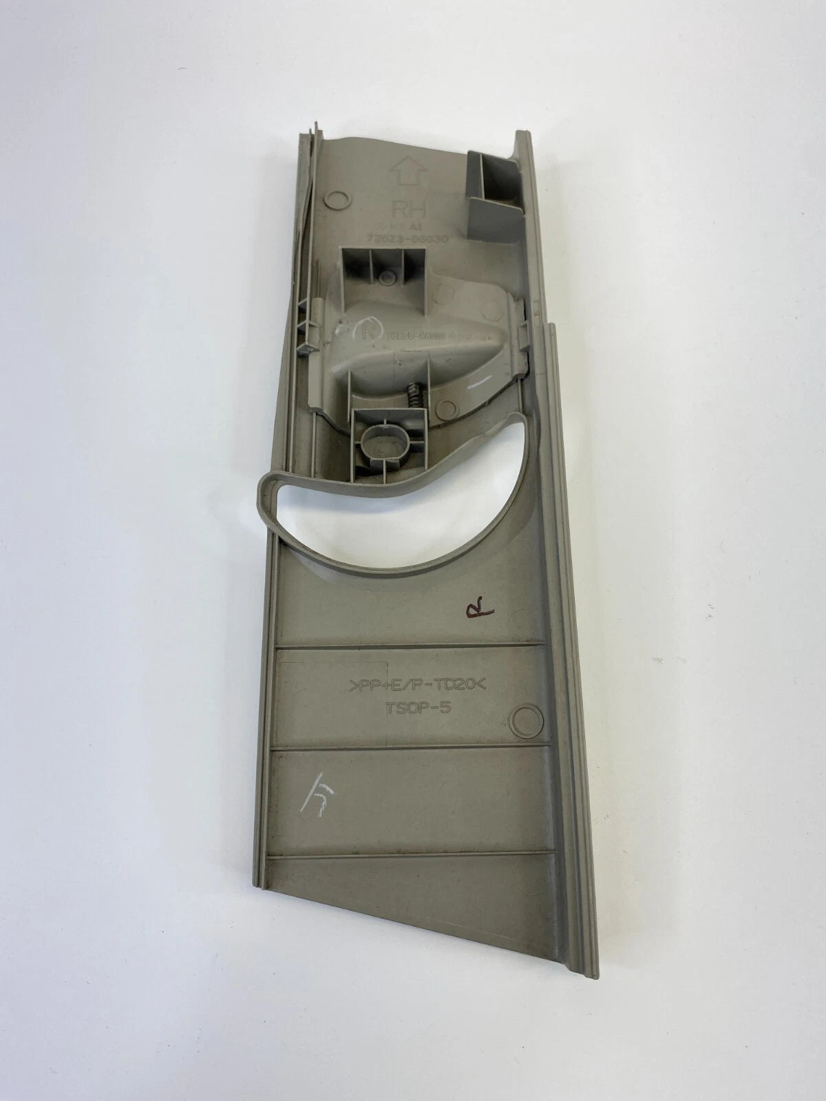 07-11 TOYOTA CAMRY FRONT RIGHT SIDE SEAT BELT HEIGHT ADJUSTER COVER 73023-06030