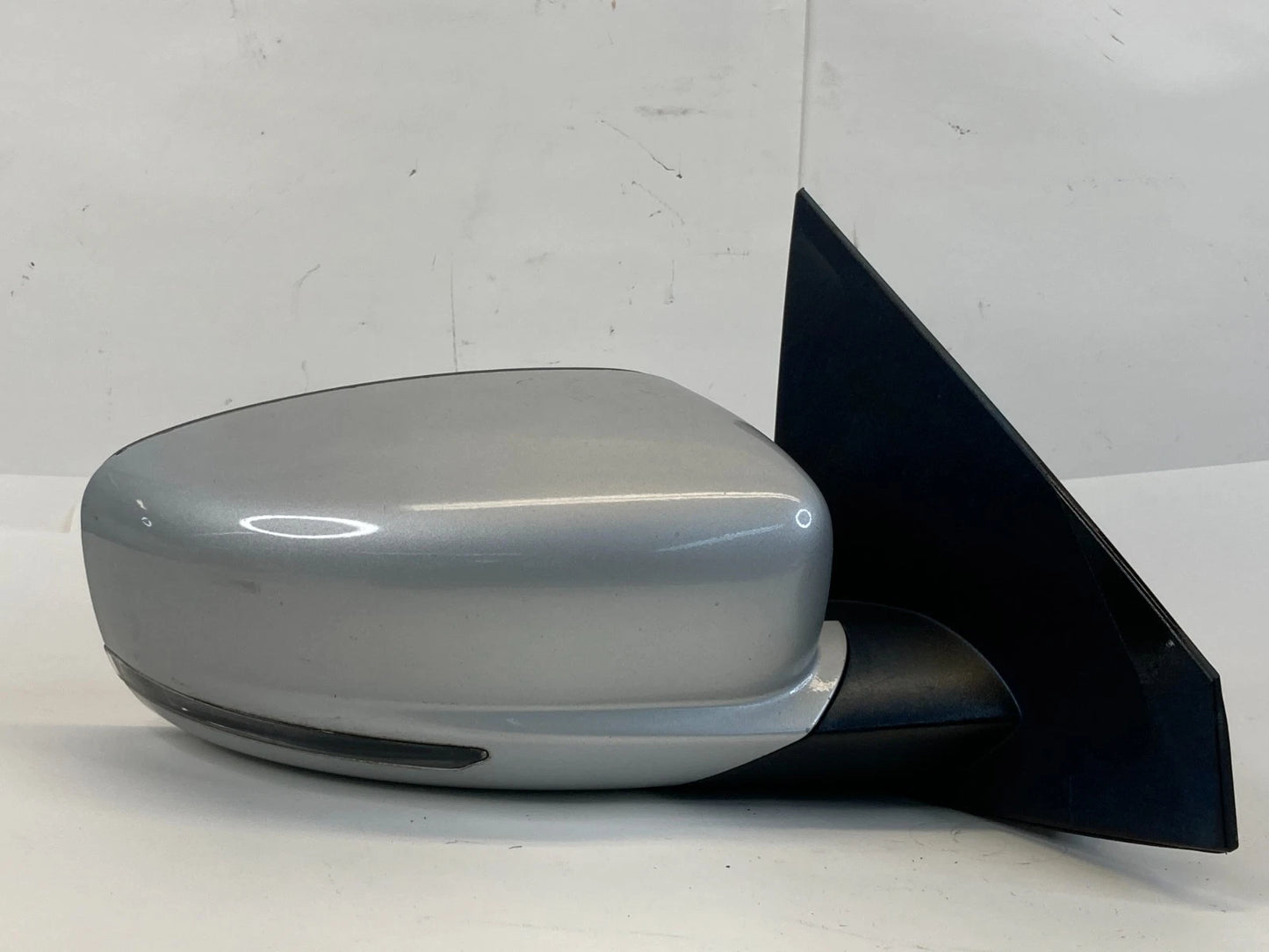 2013-2015 DODGE DART RIGHT SIDE VIEW POWER MIRROR HEATED W/ TURN SIGNAL OEM