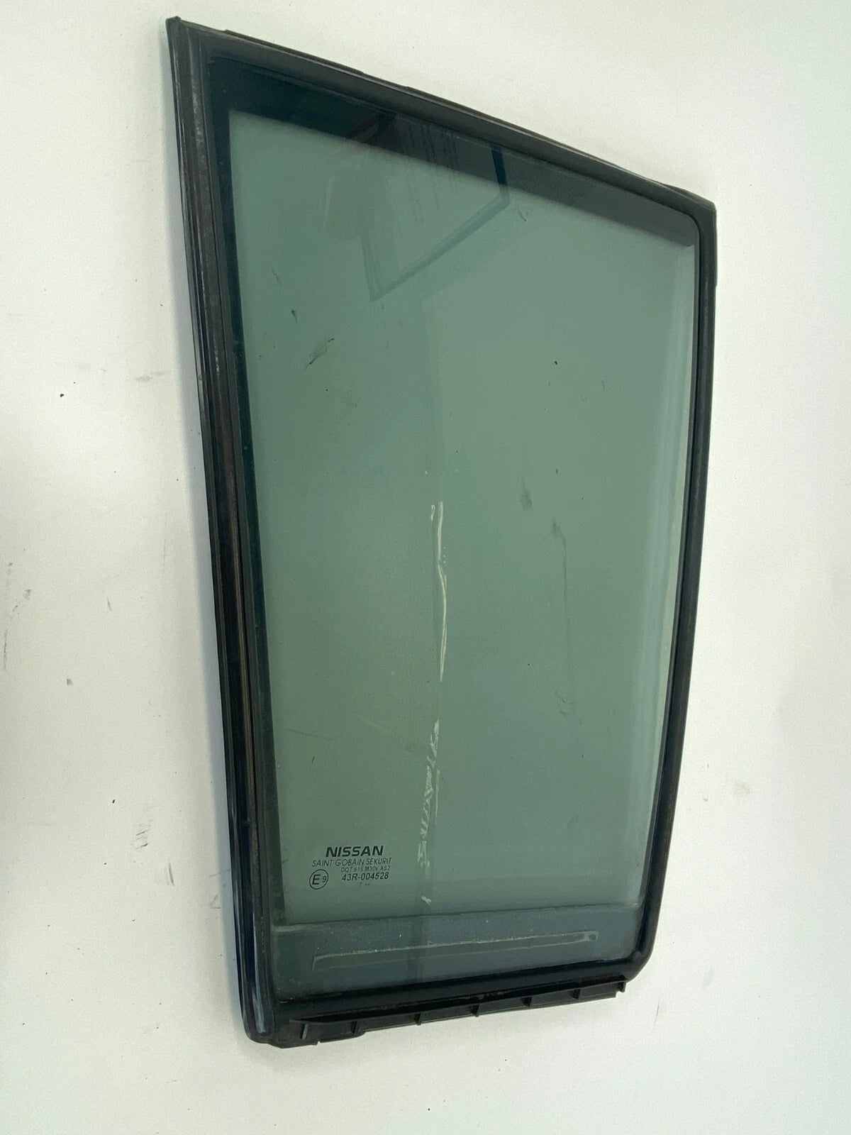 2007-2012 NISSAN VERSA HATCHBACK REAR RIGHT SIDE DOOR QUARTER WINDOW GLASS OEM