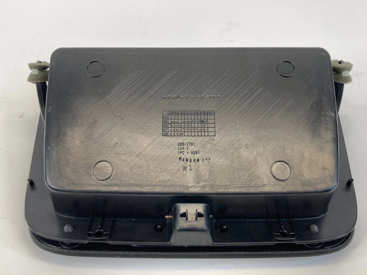 07-11 CHEVROLET HHR CENTER UPPER DASH STORAGE CUBBY COMPARTMENT EBONY 15846500