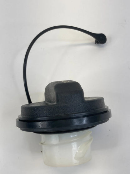 2005-2019 KIA SORENTO 04-06 KIA RIO FUEL FILLER TANK GAS CAP LID COVER OEM