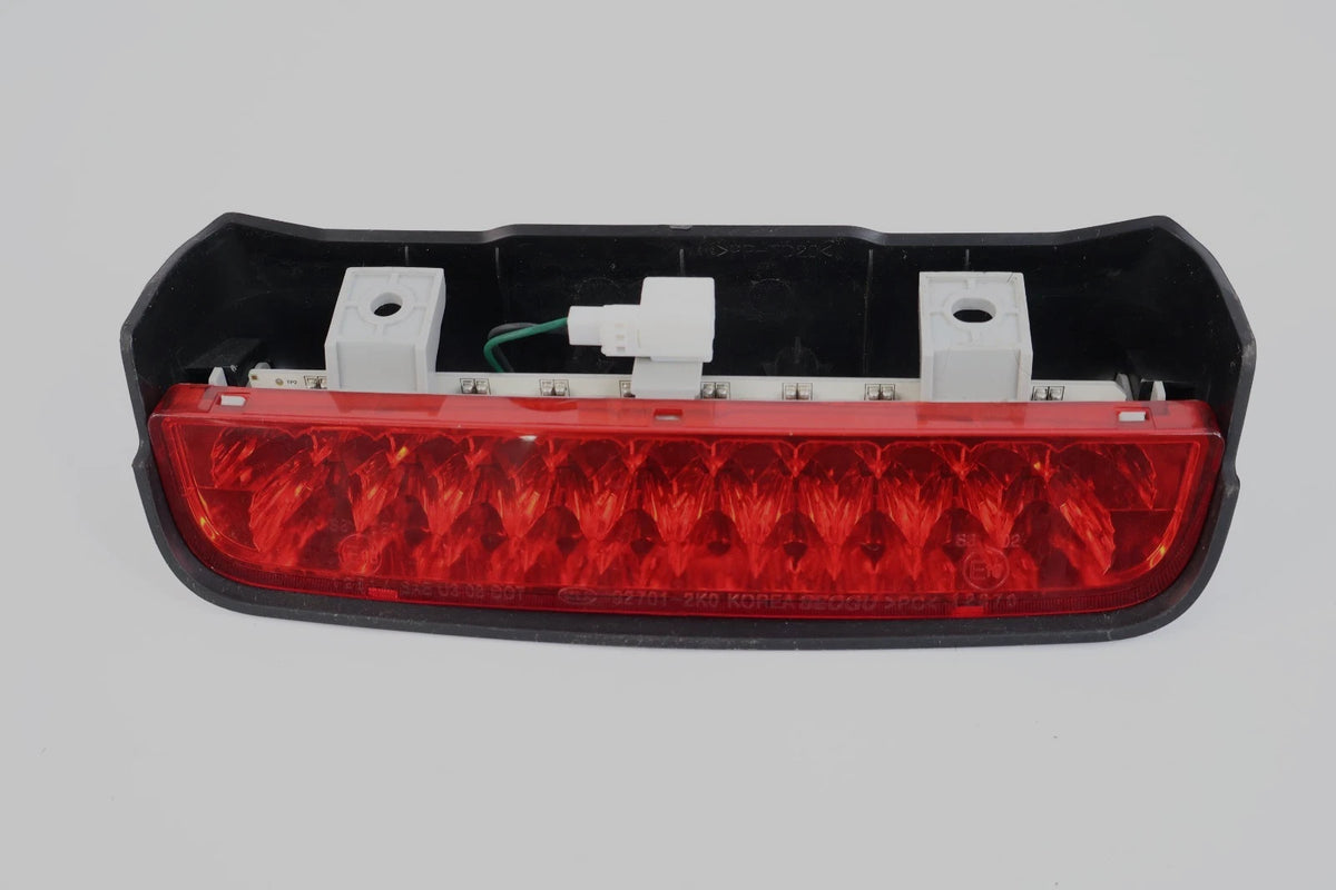 2010 11 12 2013 KIA SOUL REAR HIGH MOUNTED 3RD THIRD BRAKE LIGHT LAMP 92701-2K0
