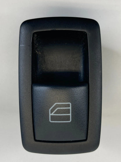 2006 2007 MERCEDES-BENZ ML500 REAR RIGHT BACK DOOR WINDOW SWITCH A2518200510