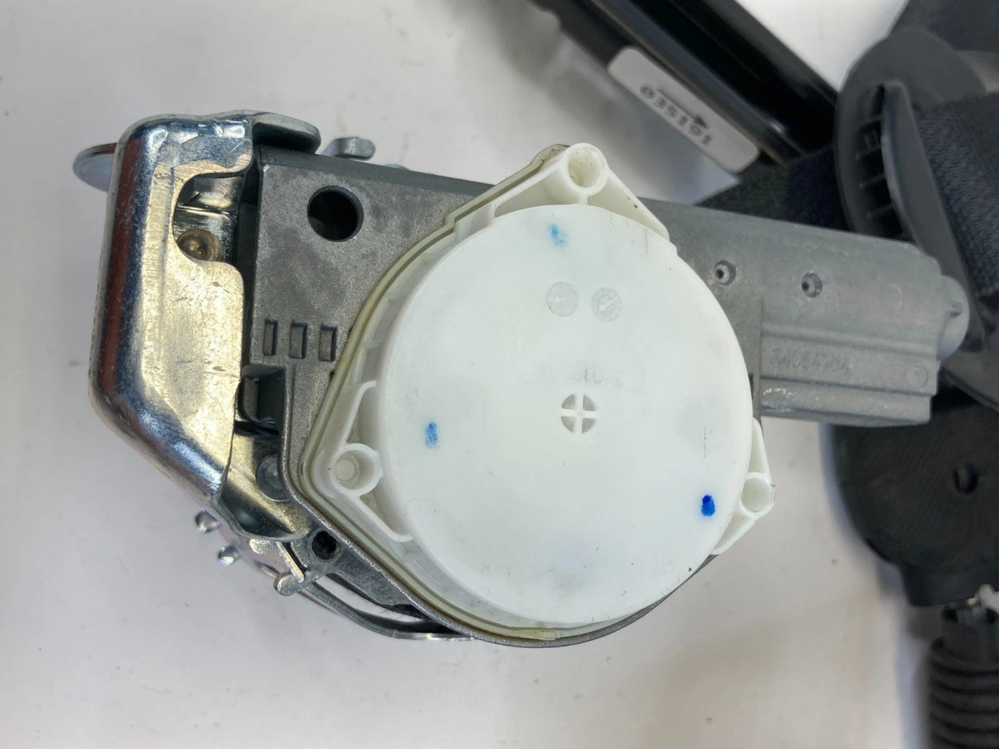 16-19 FORD EXPLORER INTERCEPTOR UTILITY FRONT LEFT SEAT BELT RETRACTOR OEM