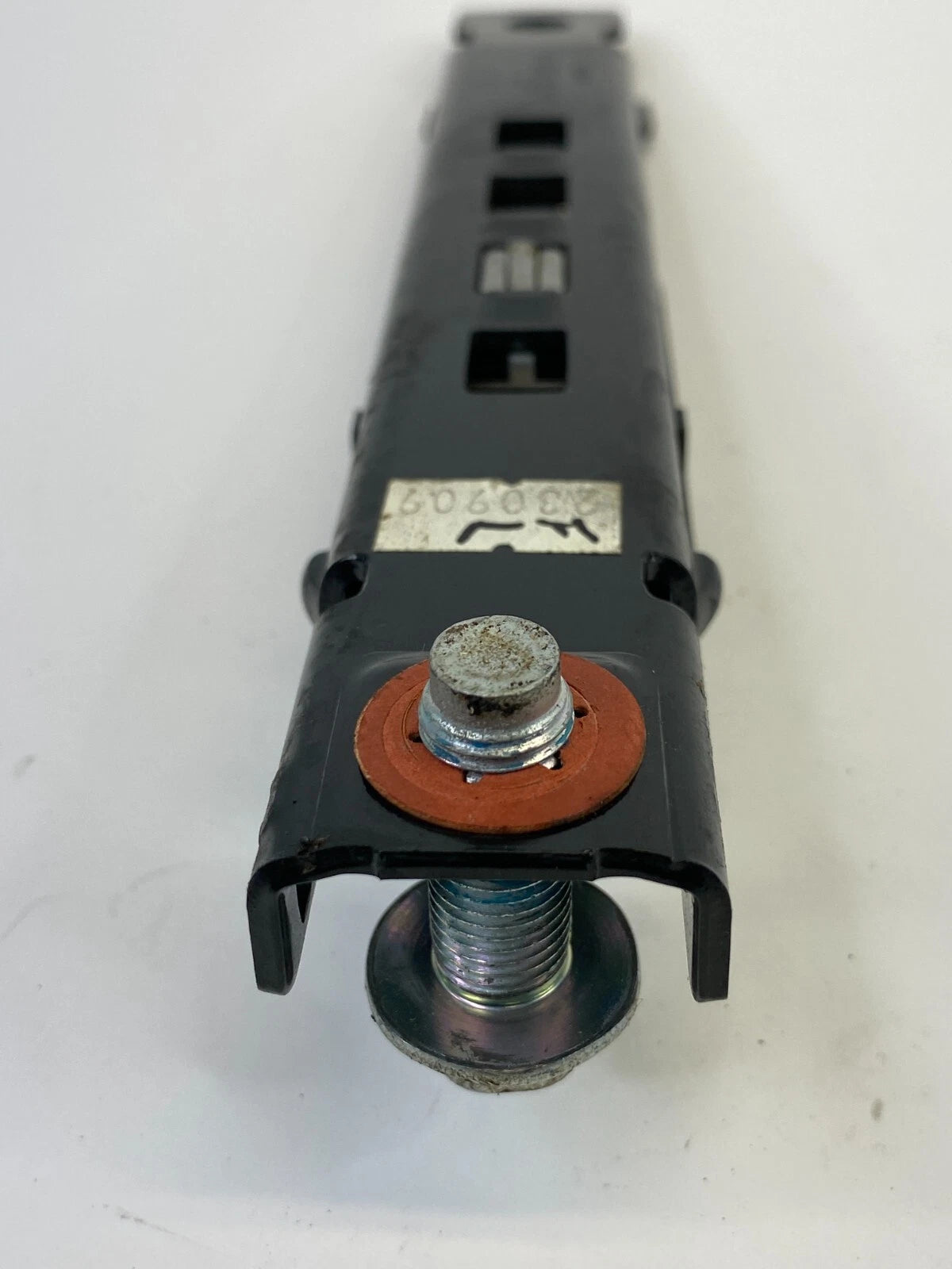2007-2011 HYUNDAI ACCENT 3-DR FRONT LEFT SEAT BELT HEIGHT ADJUSTER 5116340E1A
