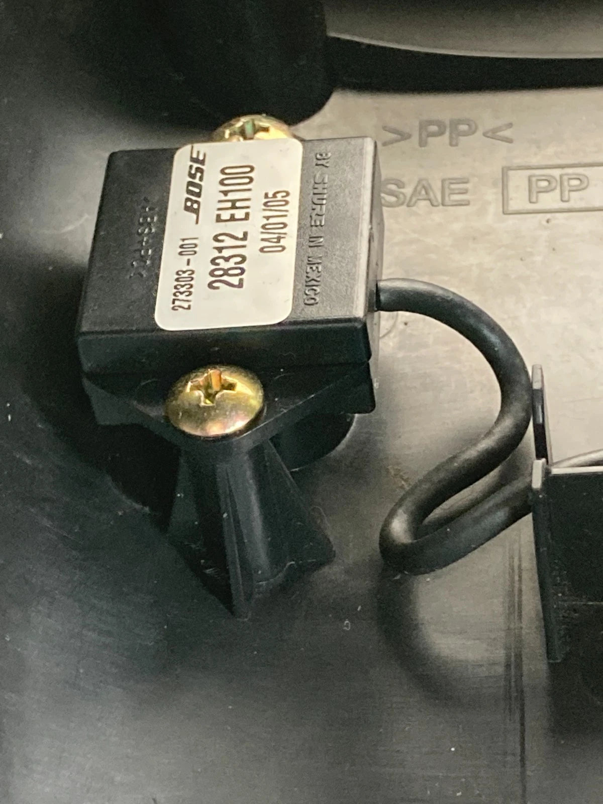 2006-2010 Infiniti G37 STEERING COLUMN SHROUD TRIM COVER 48470-EH100 OEM