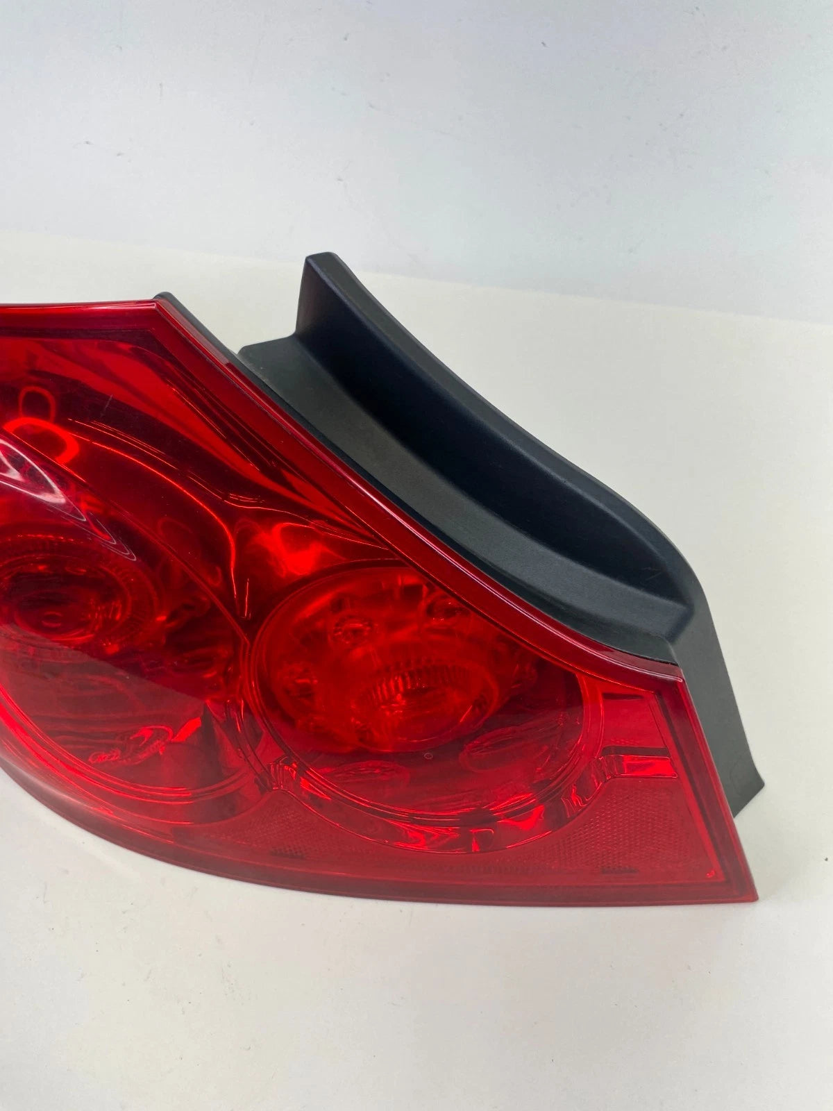 2009-2013 Infiniti G37 Sedan Rear Left Side Tail Light Taillight Outer Lamp OEM