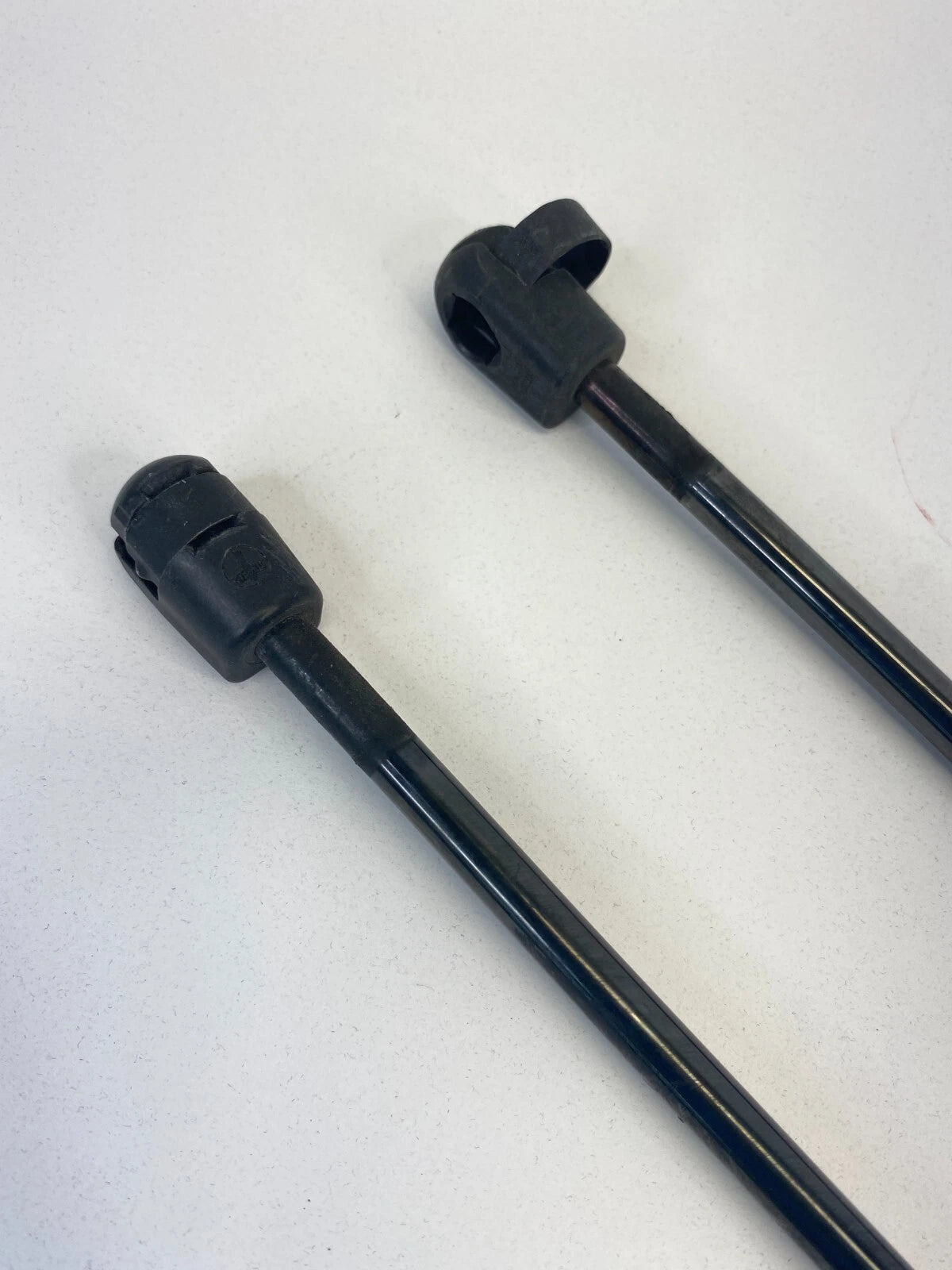 2001-2003 INFINITI QX4 REAR HATCH TAILGATE SUPPORT SHOCK STRUTS PAIR 90450-1W512