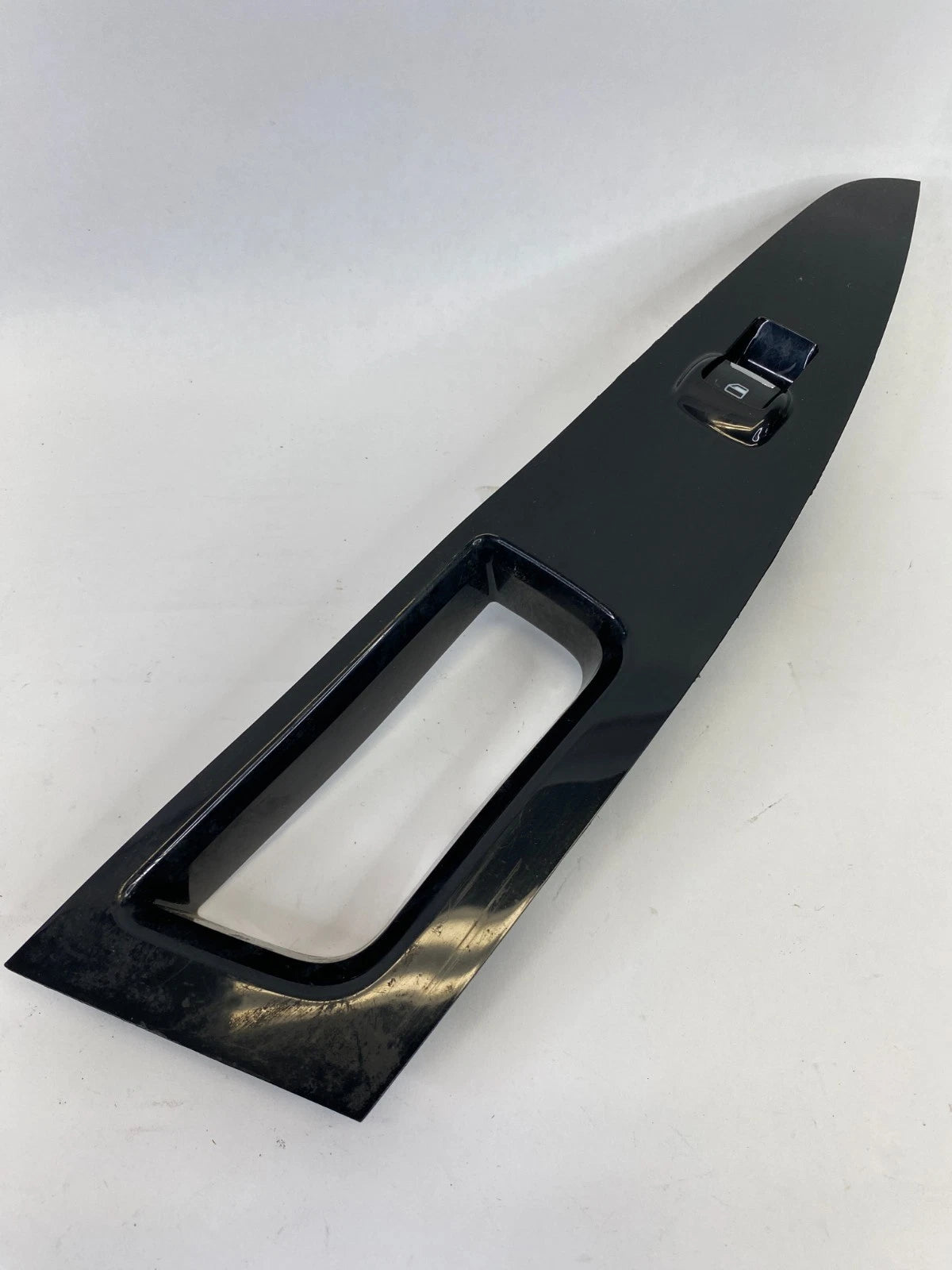 2013-2020 FORD FUSION REAR RIGHT DOOR WINDOW SWITCH BEZEL TRIM OEM DS73-14A567-B