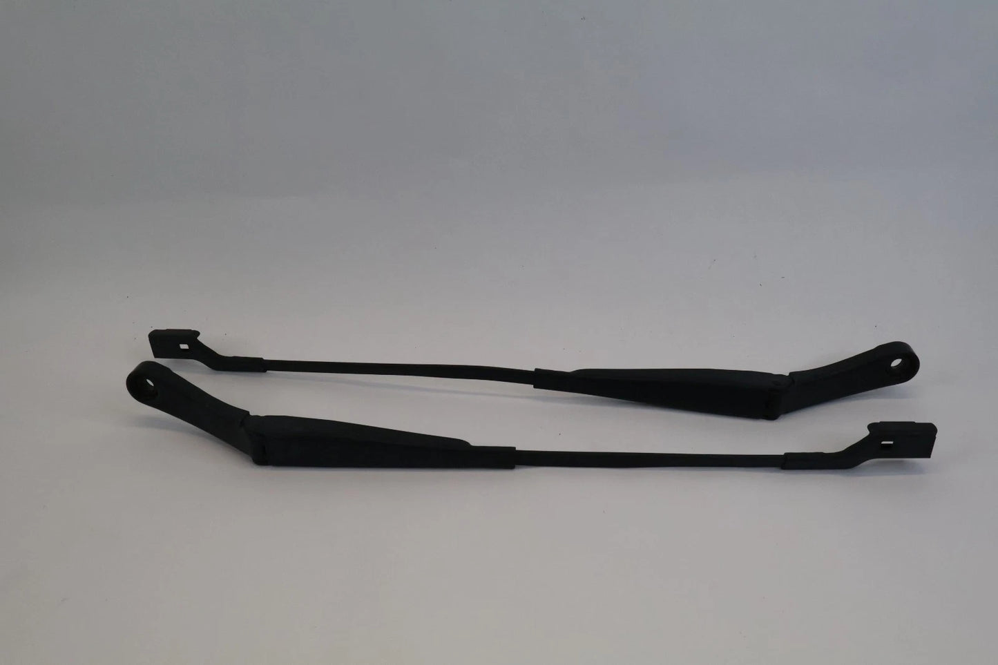2016-2019 CHEVROLET CRUZE FRONT WINDSHIELD WIPER ARM PAIR SET GM13466309 OEM