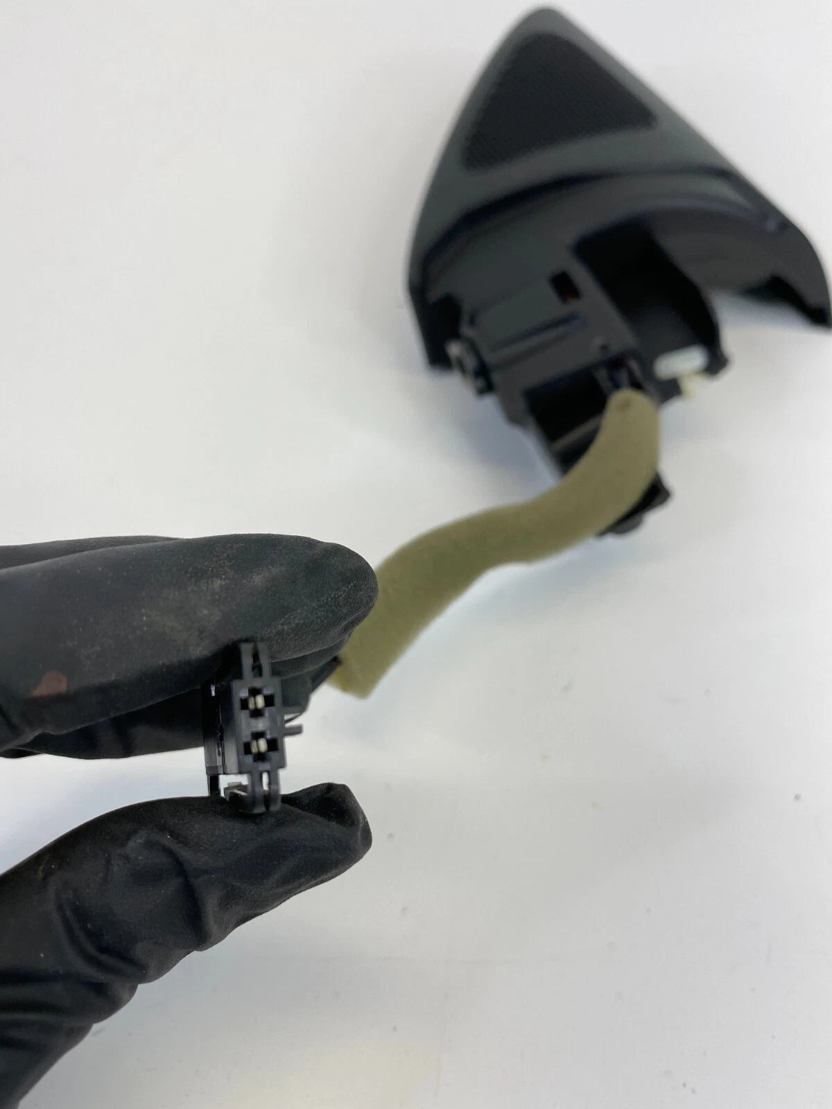 2009-2012 VW VOLKSWAGEN CC FRONT RIGHT PASSENGER SPEAKER TWEETER COVER TRIM OEM