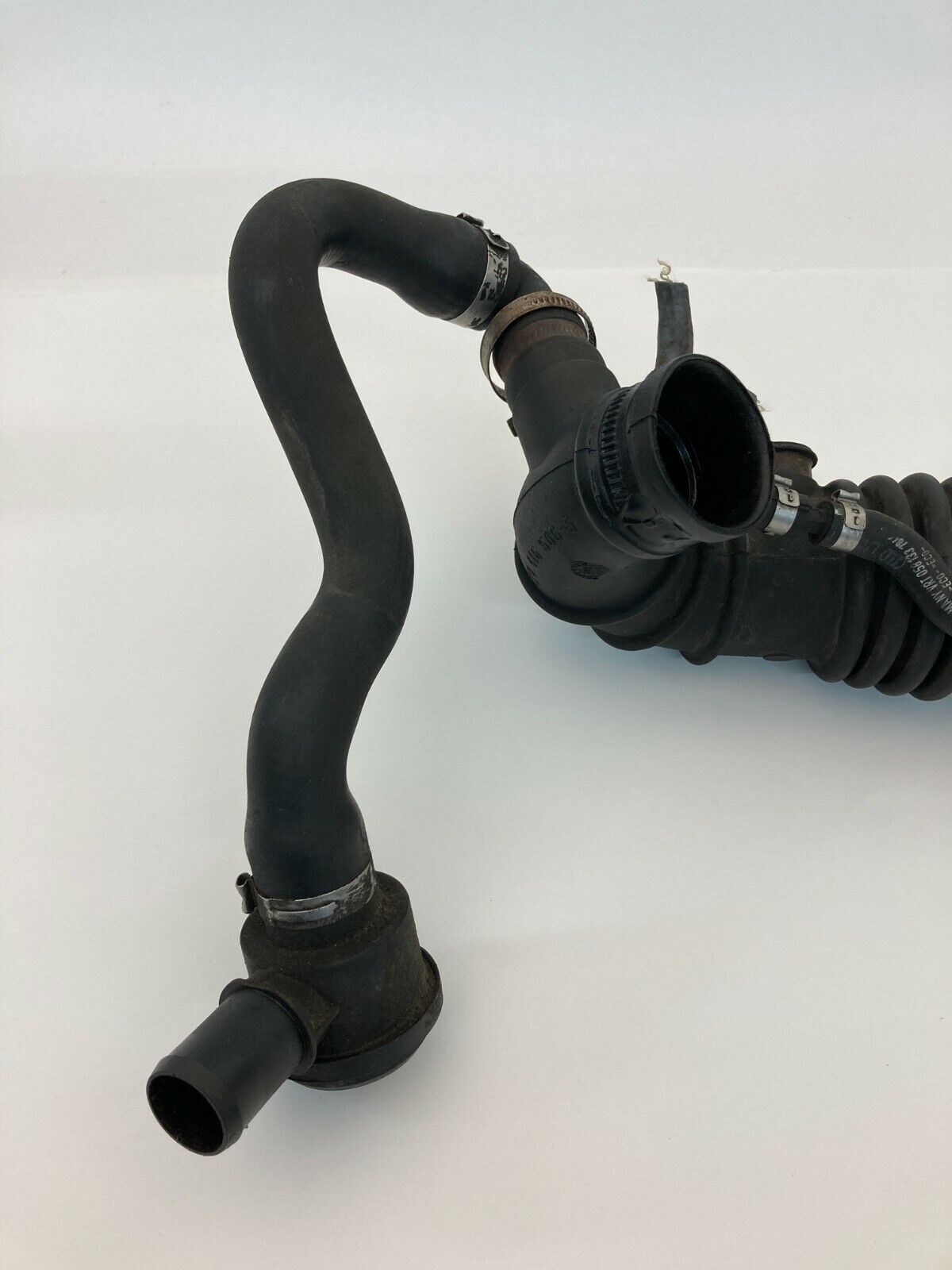 1997-2001 Audi A4 1.8L Air Cleaner Filter Box Hose Pipe Tube 058-133-356 OEM