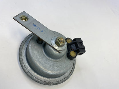1999-2005 VOLKSWAGEN JETTA SEDAN ALARM SIREN HORN WITH BRACKET E67524 OEM