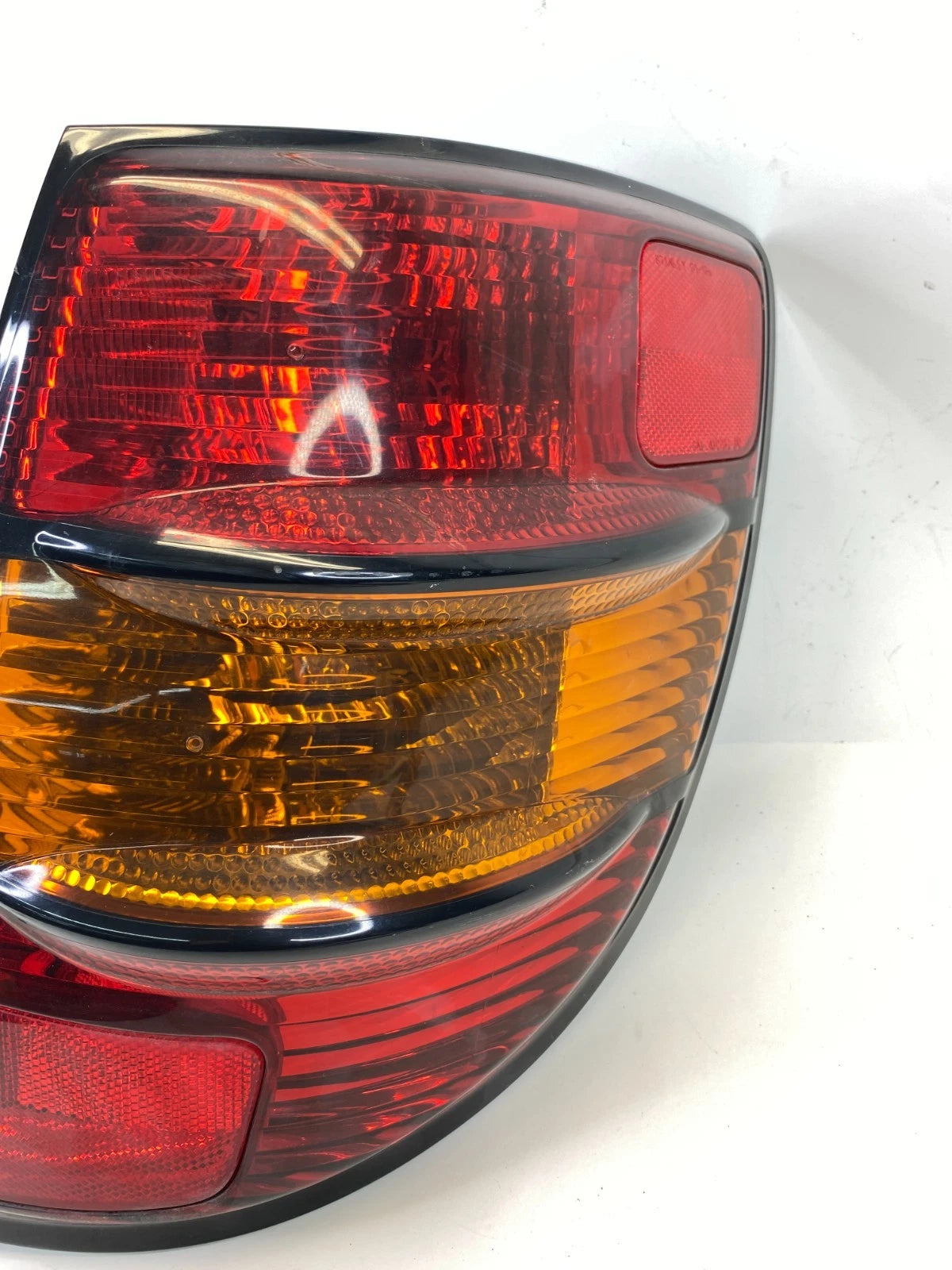 2003-2008 Pontiac Vibe Rear Right Passenger Tail Light Taillight Taillamp OEM