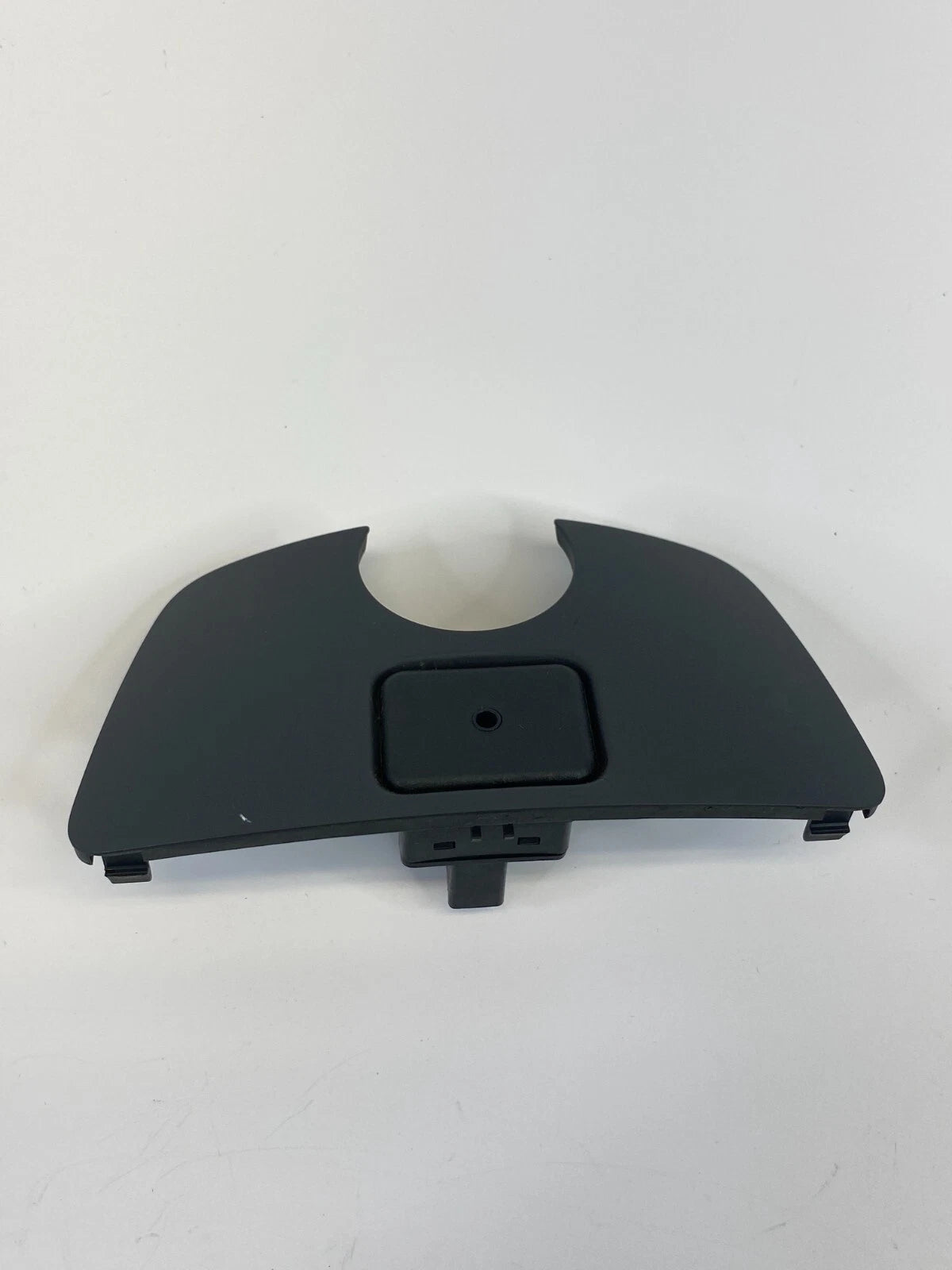 2013-2015 CHEVROLET SPARK CENTER LOWER DASH RADIO IMPUT SOCKET PORT 299101407