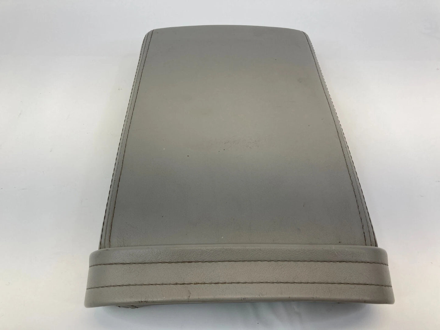 2006-2011 BUICK LUCERNE FRONT CENTER CONSOLE LID LOWER ARMREST COVER UNIT OEM