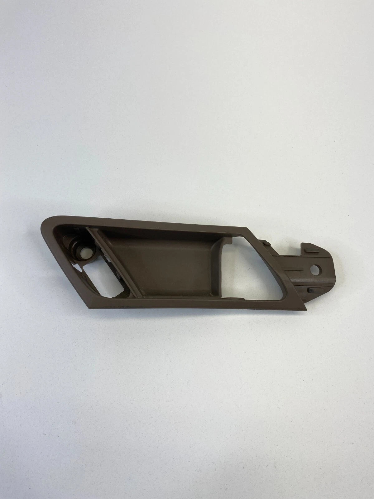 06-11 MERCEDES-BENZ ML 350 FRONT RIGHT SIDE INTERIOR DOOR HANDLE COVER BEZEL OEM