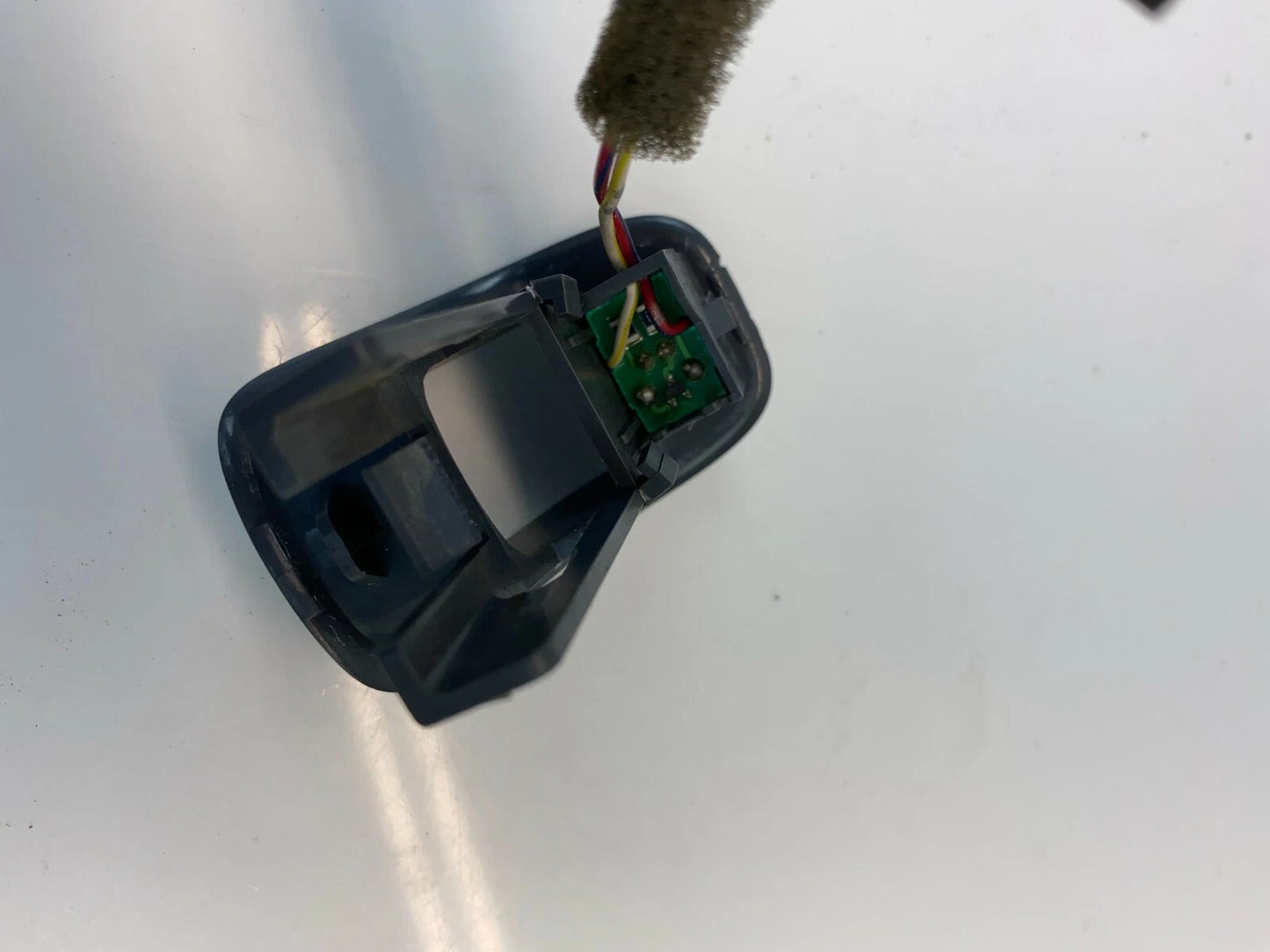 2003-2005 HONDA PILOT EX 3.5L LEFT FRONT SIDE DOOR LOCK BUTTON LEVER KNOB BEZEL