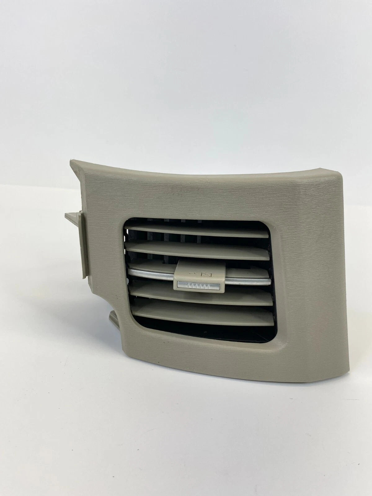 2010-2015 TOYOTA PRIUS DASH RIGHT SIDE AC AIR VENT GRILLE OUTLET 55686-47020 OEM