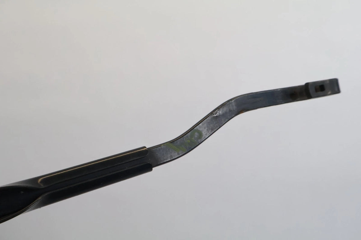 2004-2009 TOYOTA PRIUS FRONT LEFT AND RIGHT WINDSHIELD WIPER ARM PAIR SET