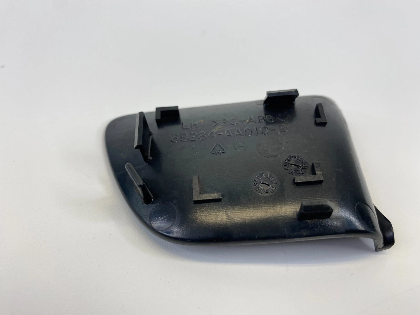 2004-2006 LEXUS RX330 FRONT LEFT INNER DOOR PLUG SCREW COVER TRIM 69284-AA010-A