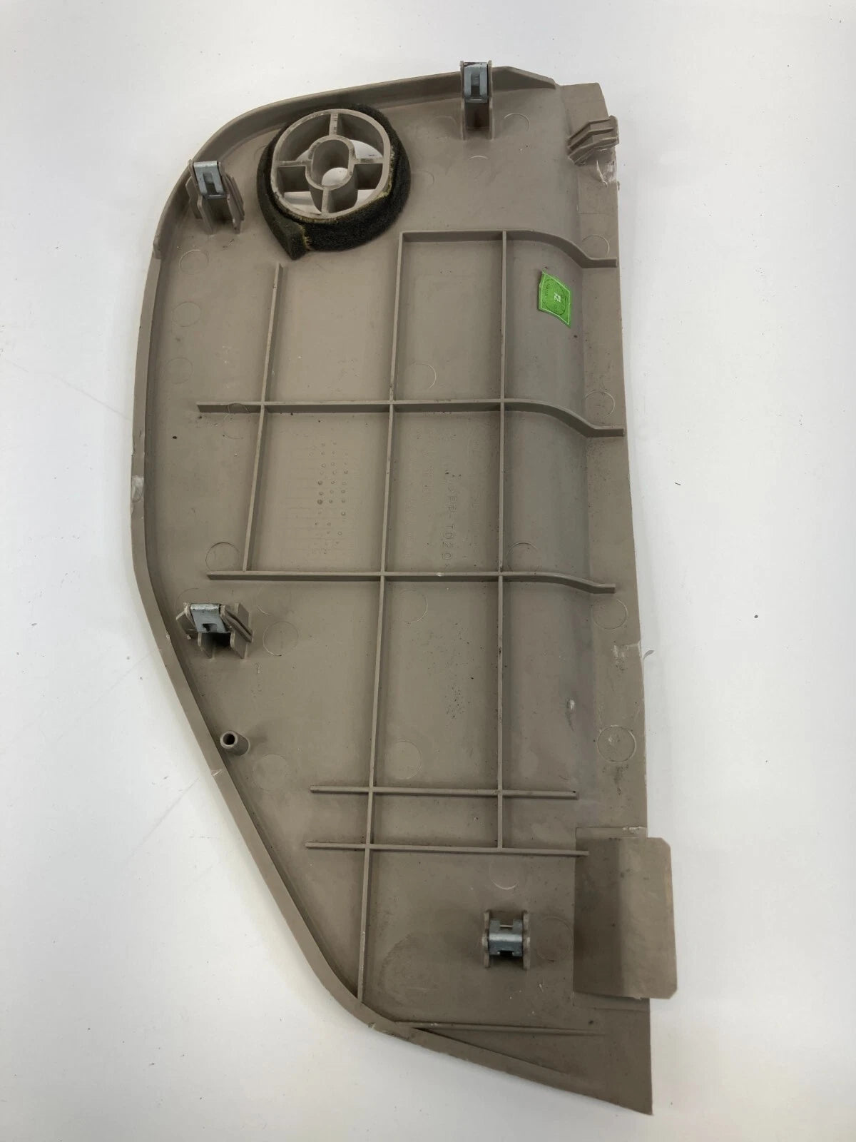 2003-2009 KIA SORENTO FRONT LEFT DASH END CAP COVER TRIM PANEL LID 847303E000