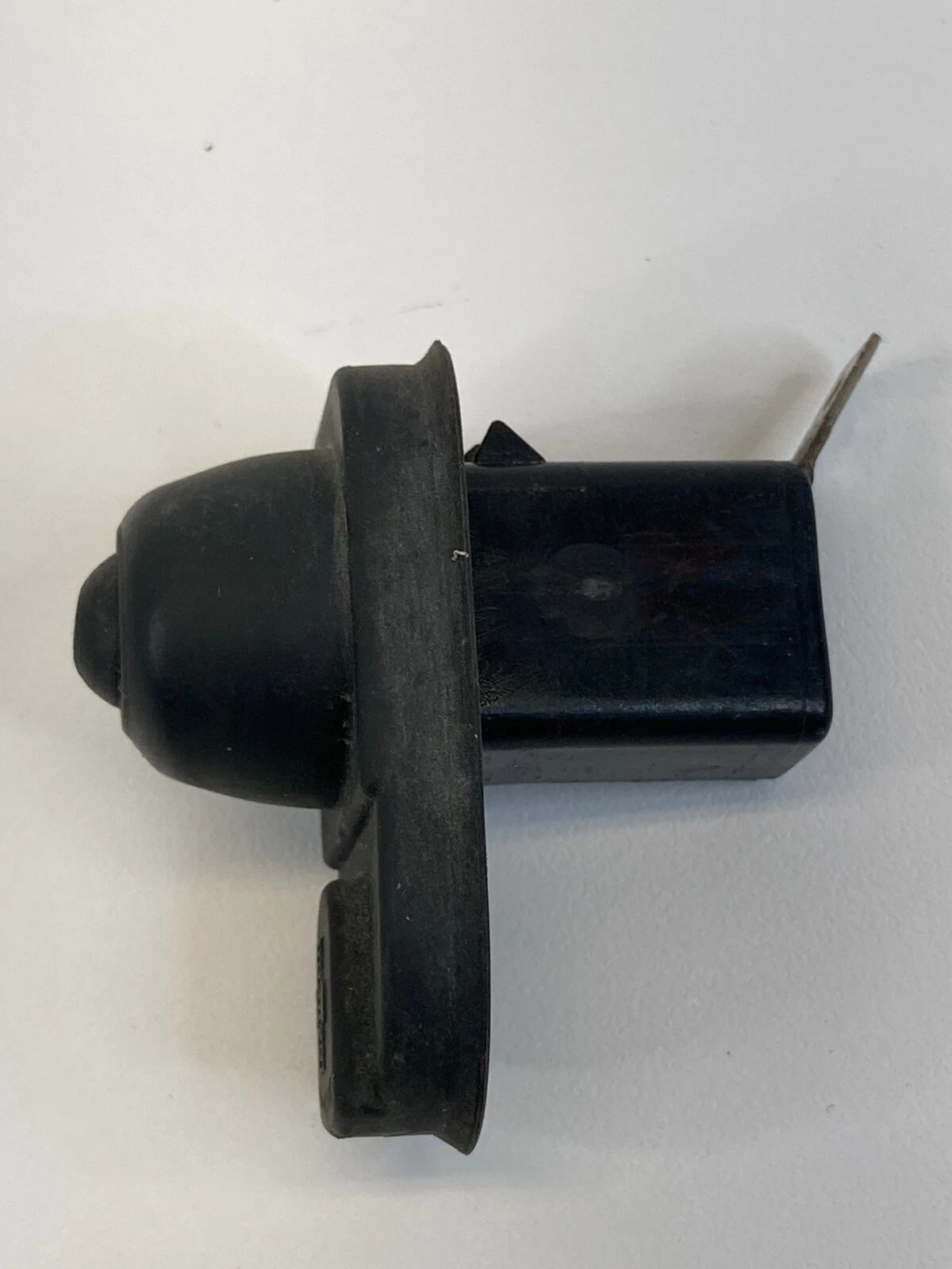 1994-2000 HONDA ACCORD REAR RIGHT SIDE DOOR COURTESY LIGHT AJAR JAMB SENSOR