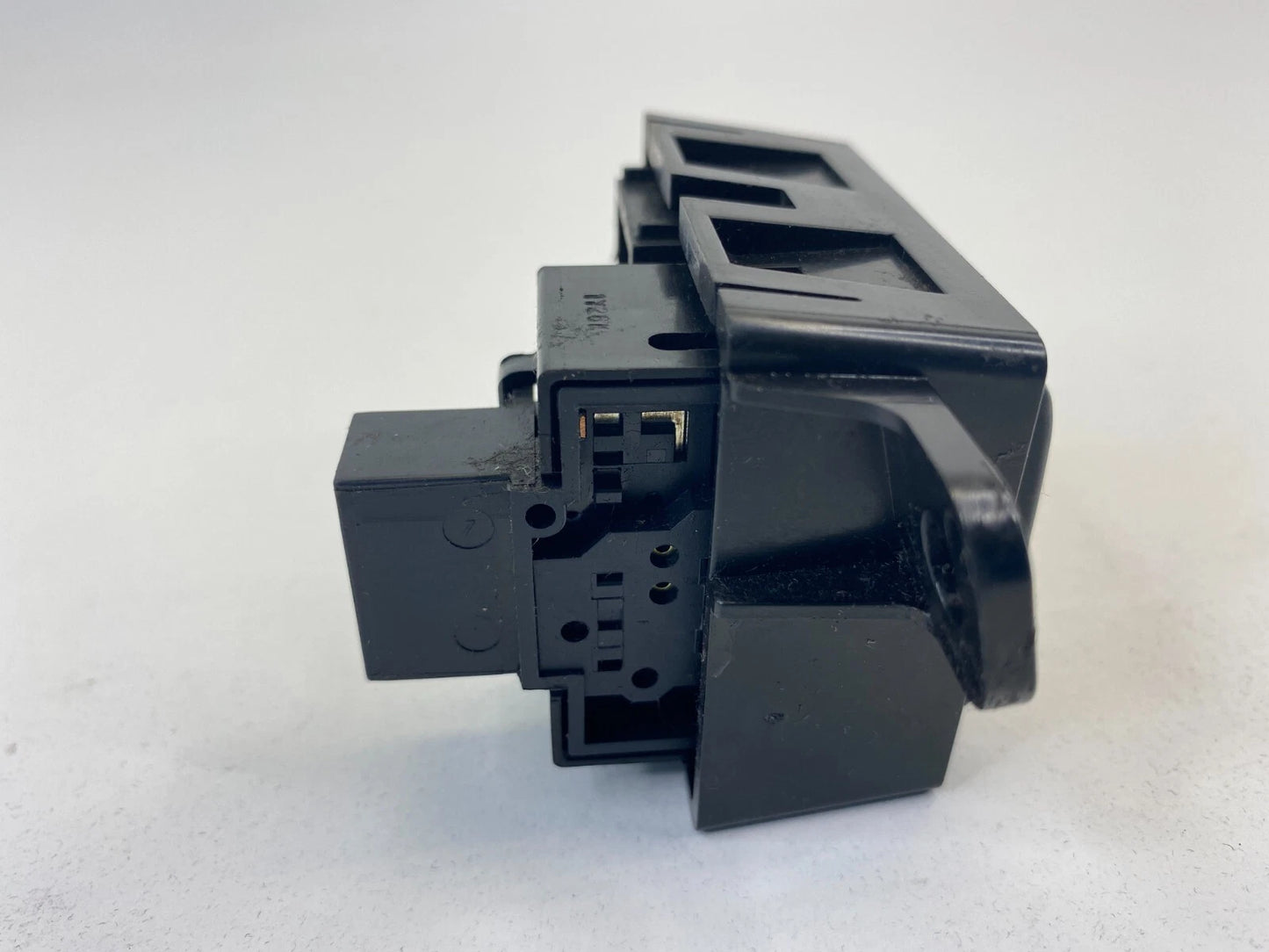 2009-2014 NISSAN CUBE DASH TRACTION CONTROL VDC OFF SWITCH WITH BRACKET OEM