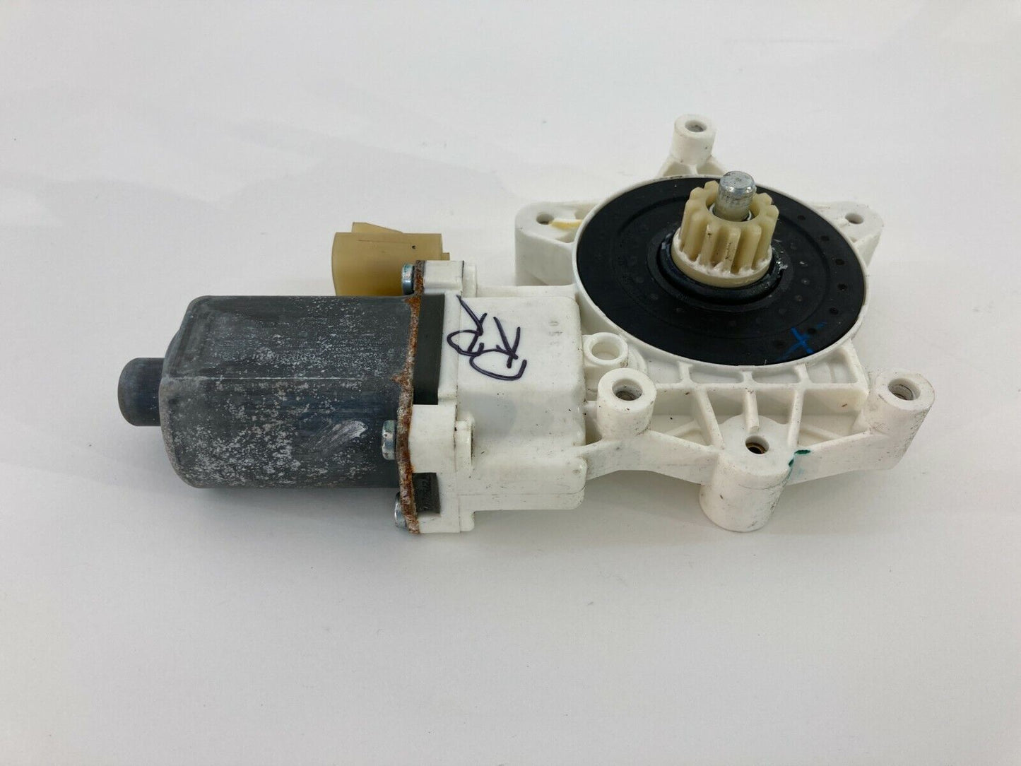 2006-2013 Chevrolet Impala Rear Right Side Door Power Window Motor CM092120-B