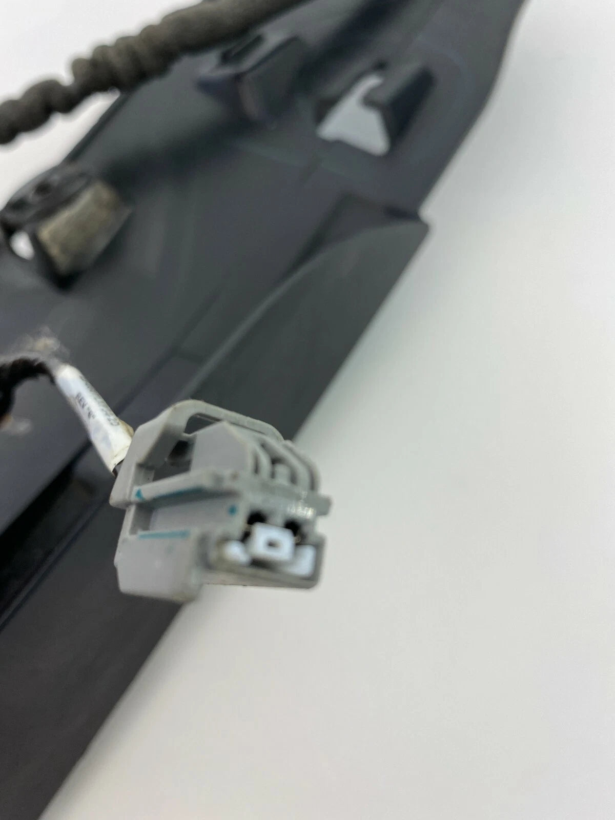 2011-2015 DODGE GRAND CARAVAN TRUNK LIFTGATE LICENSE PLATE GARNISH HANDLE HATCH