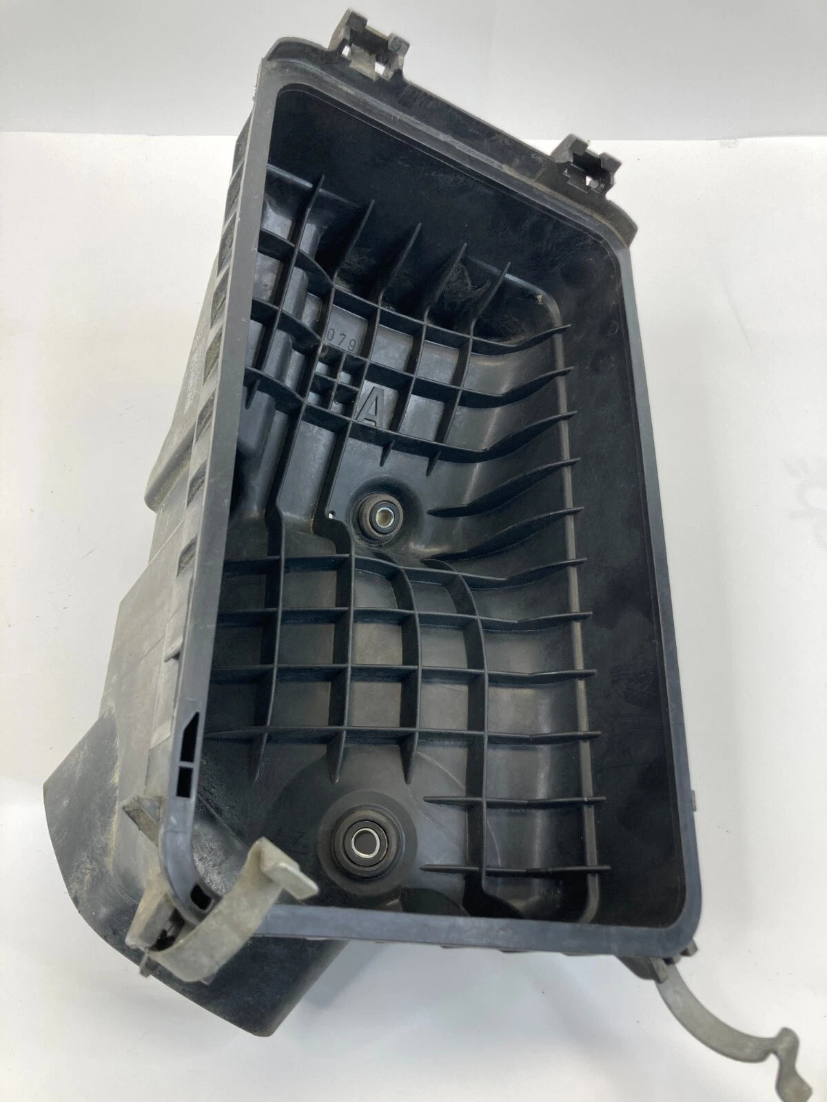 2002 2003 TOYOTA SOLARA 2.4L L4 AIR INTAKE CLEANER BOX LOWER COVER BOTTOM TRIM