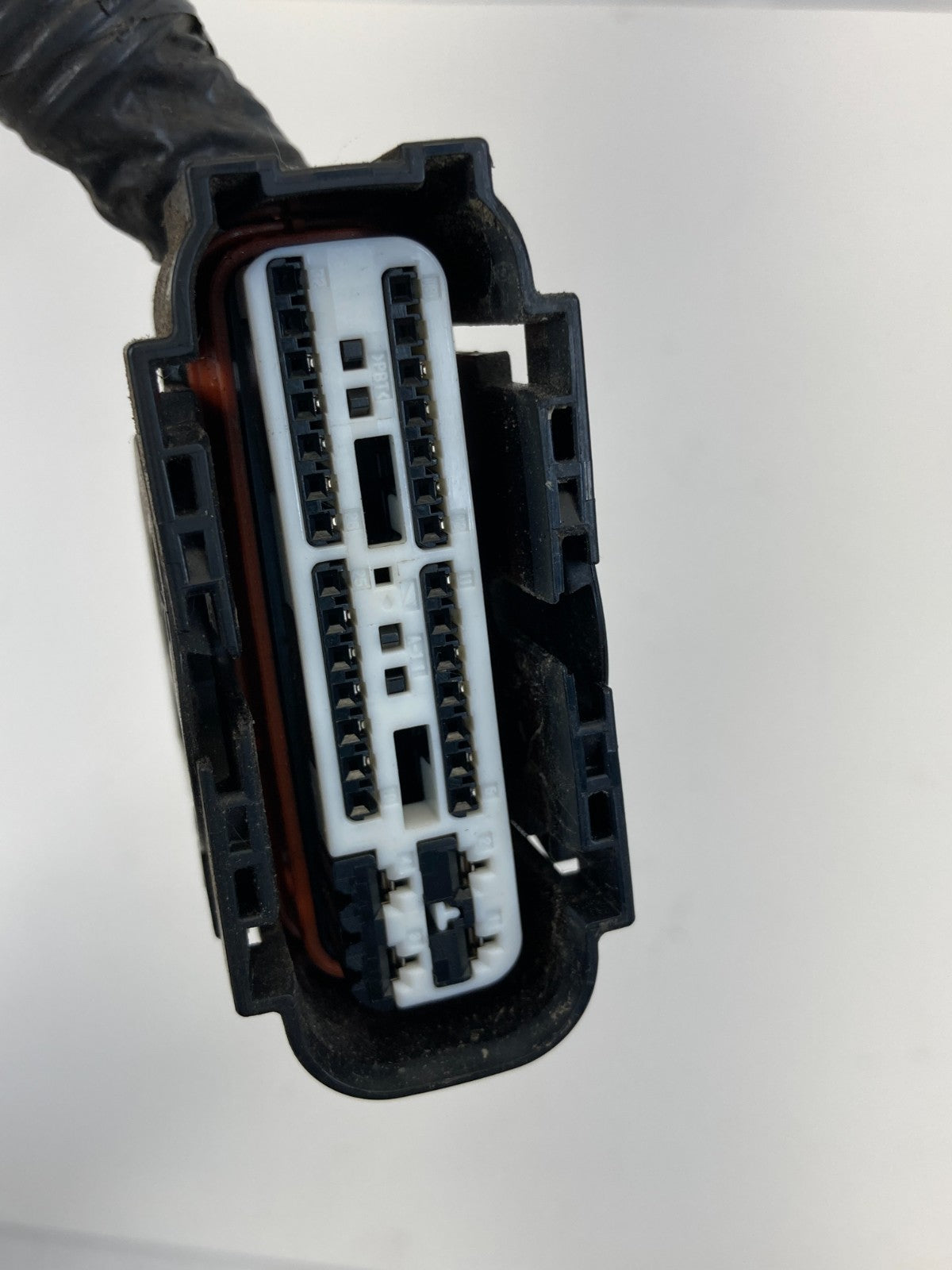 14 15 Nissan Rogue Select 2.5L FWD AT ABS Anti Lock Brake Pump Plug Connector