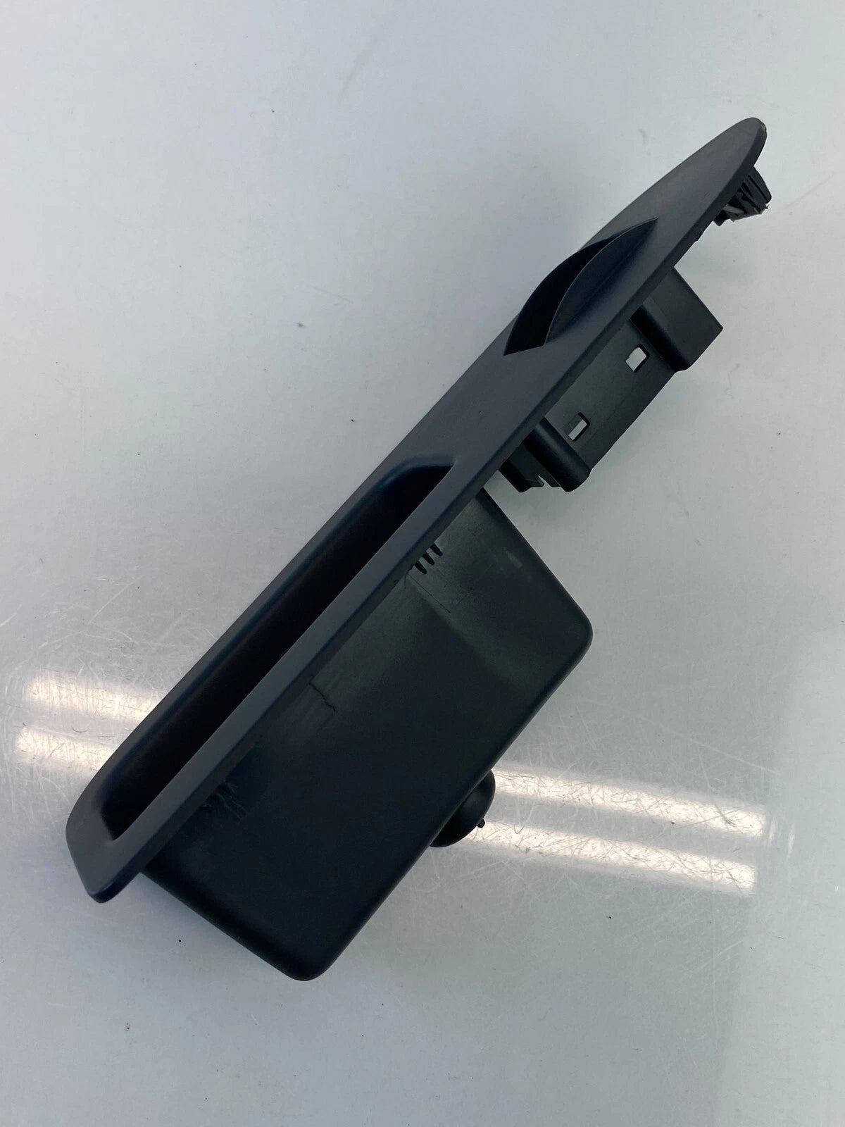 05-07 FORD FIVE HUNDRED REAR LEFT DOOR WINDOW SWITCH BEZEL TRIM 54G13-54266B17