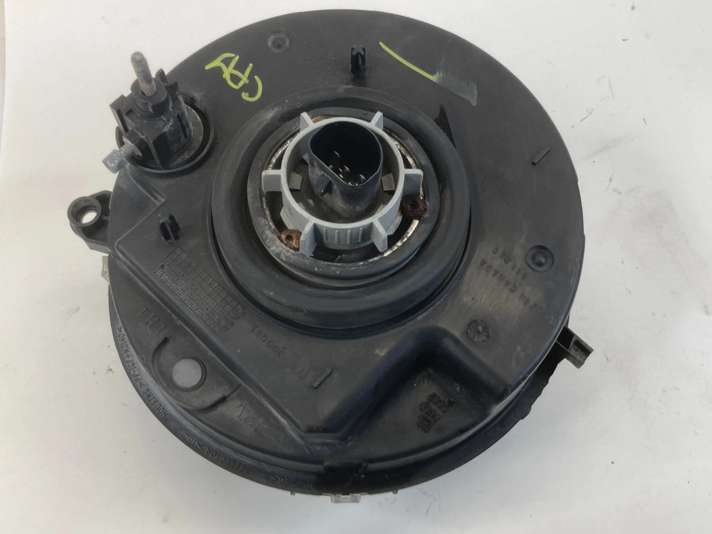 2005-2007 JEEP LIBERTY FRONT LEFT DRIVER SIDE HEADLIGHT LAMP HOUSING OEM FACTORY