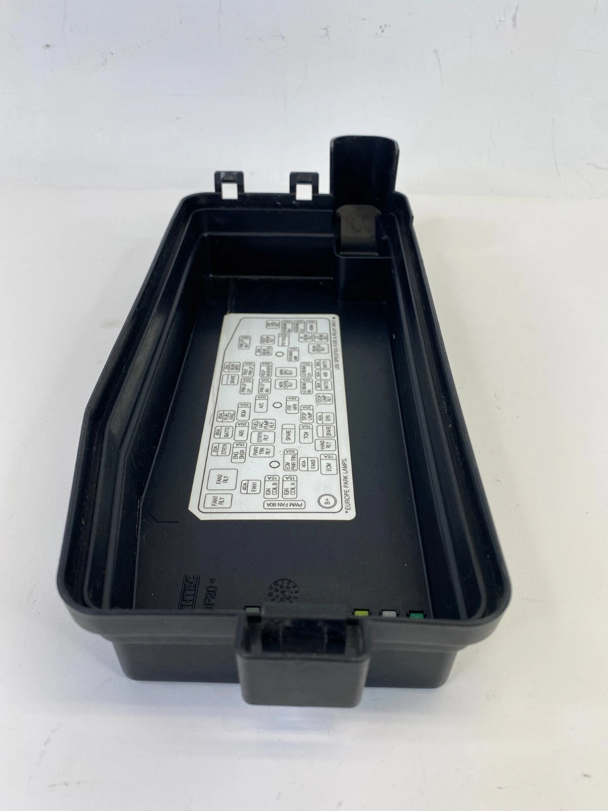 2012-2015 CHEVROLET CAPTIVA SPORT 2.4L AT ENGINE FUSE RELAY BOX LID CAP COVER