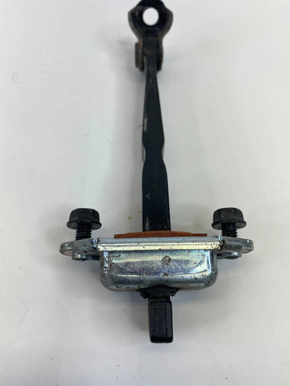 2010 11 12 2013 KIA FORTE FRONT LEFT SIDE DOOR CHECK STOP STOPPER DETENT OEM