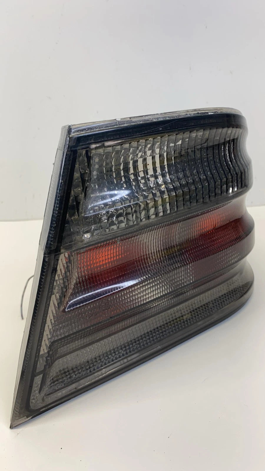 1998 1999 MERCEDES-BENZ E430 TAIL LIGHT LAMP RIGHT SIDE OUTER AFTERMARKET