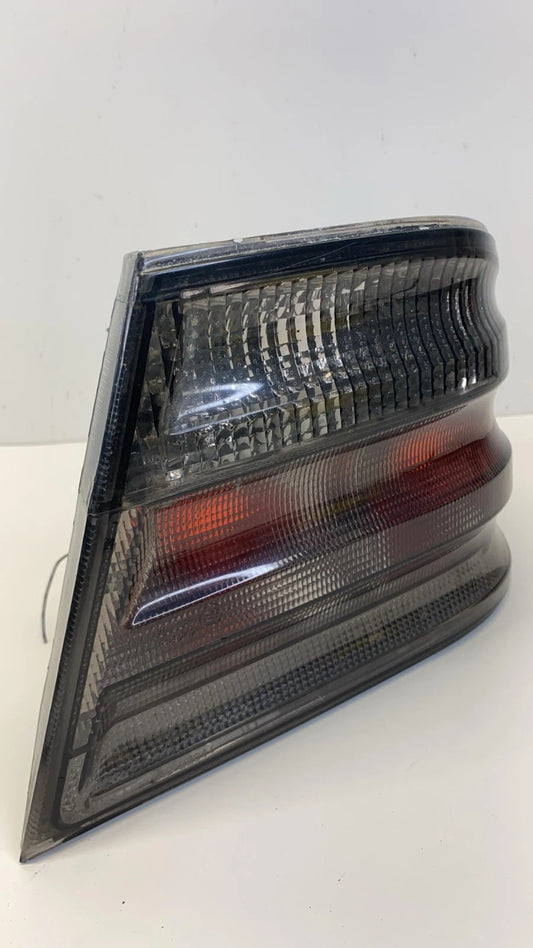 1998-2002 MERCEDES-BENZ E430 REAR RIGHT OUTER TAIL LIGHT TAILLIGHT AFTERMARKET