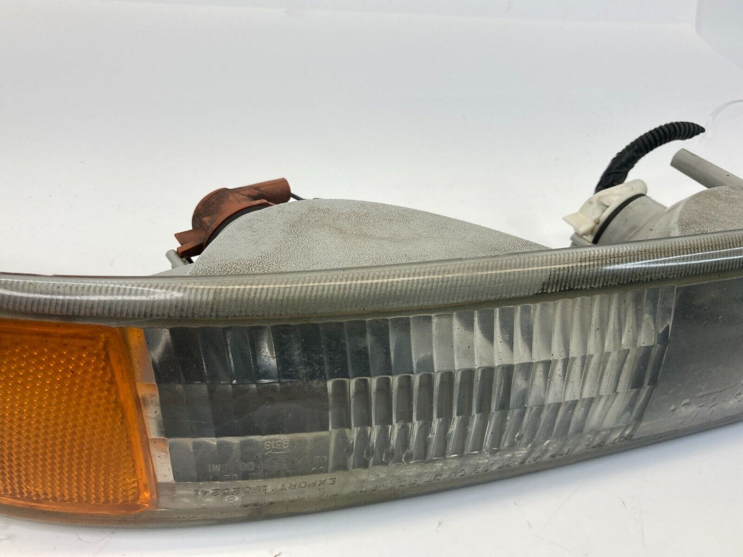 2000-2006 Chevy Tahoe Suburban Front Left Driver Park Turn Signal Lamp Light OEM