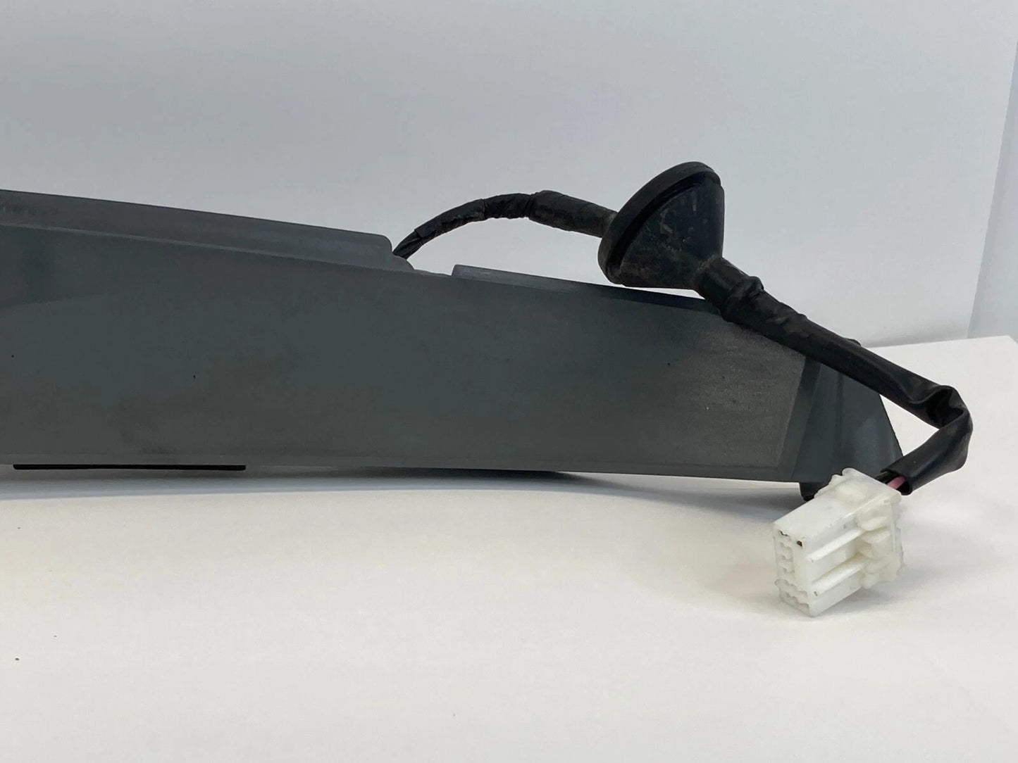 2011-2014 HYUNDAI SONATA REAR TRUNK LICENSE PLATE LIGHT HOUSING 92510-3S000 OEM